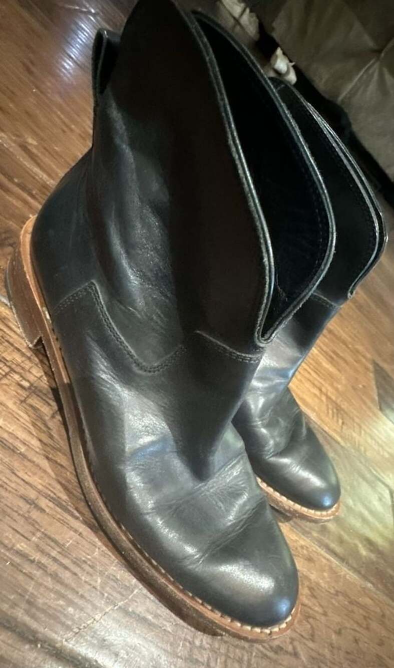 Via Spiga Black Leather Ankle Boots Size 8M